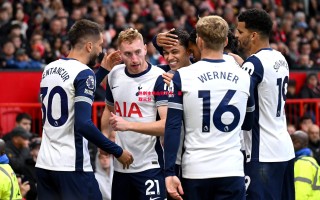 德信官网下载-热刺主场击败对手，豪取三分